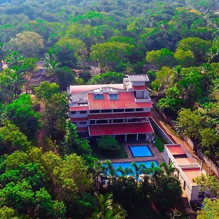 Lavendish Okrin Hotel Kataragama Buitenkant foto