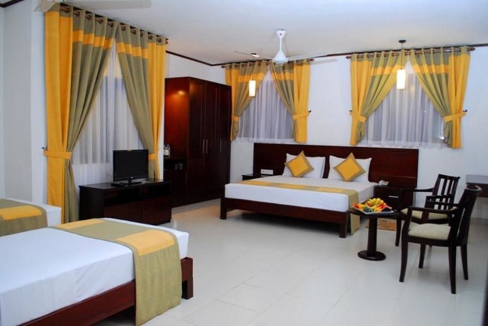 Lavendish Okrin Hotel Kataragama Buitenkant foto