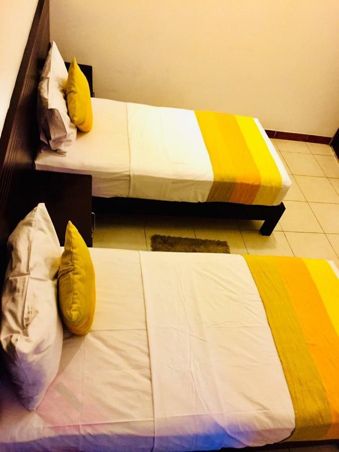 Lavendish Okrin Hotel Kataragama Buitenkant foto